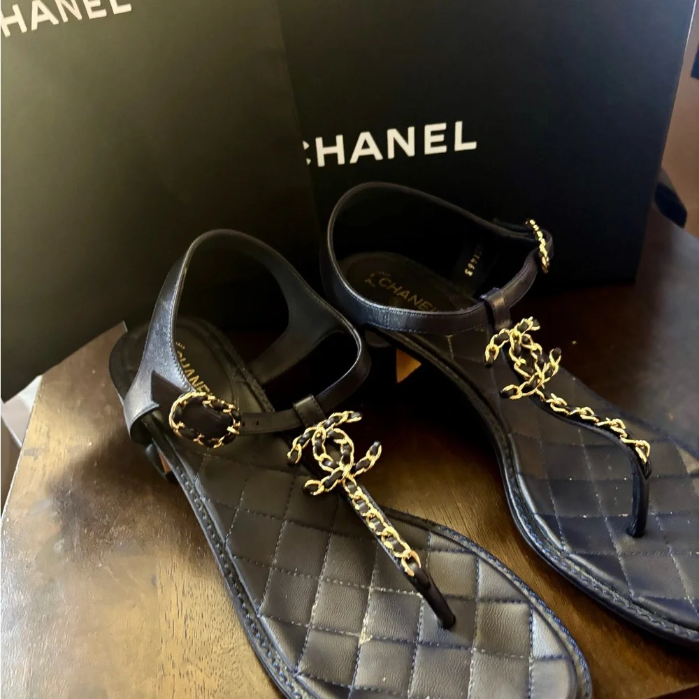 RARE BLUE ❤️CHANEL LOGO Sandals GOLD Chain Accent